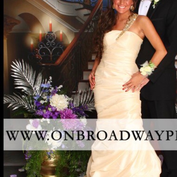 David’s Bridal Mermaid Gold Dress Prom Bridesmaid - Picture 1 of 8